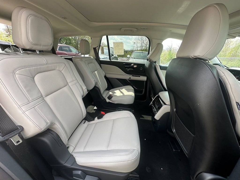 New 2026 Lincoln Aviator Reserve w/ Illumination Package AWD/4WD image 24