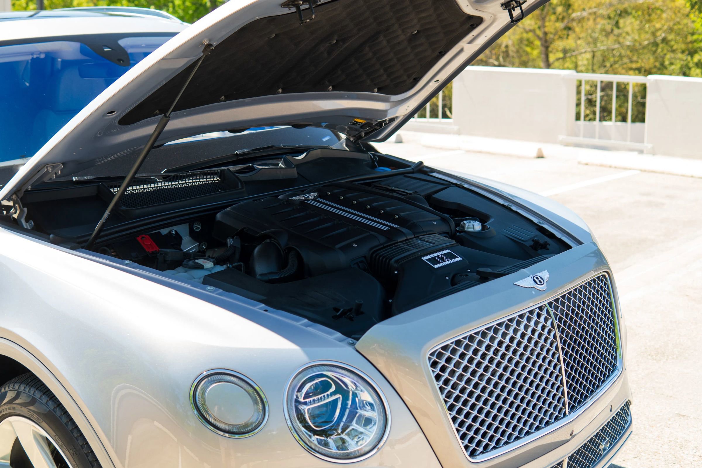 Used 2017 Bentley Bentayga image 7