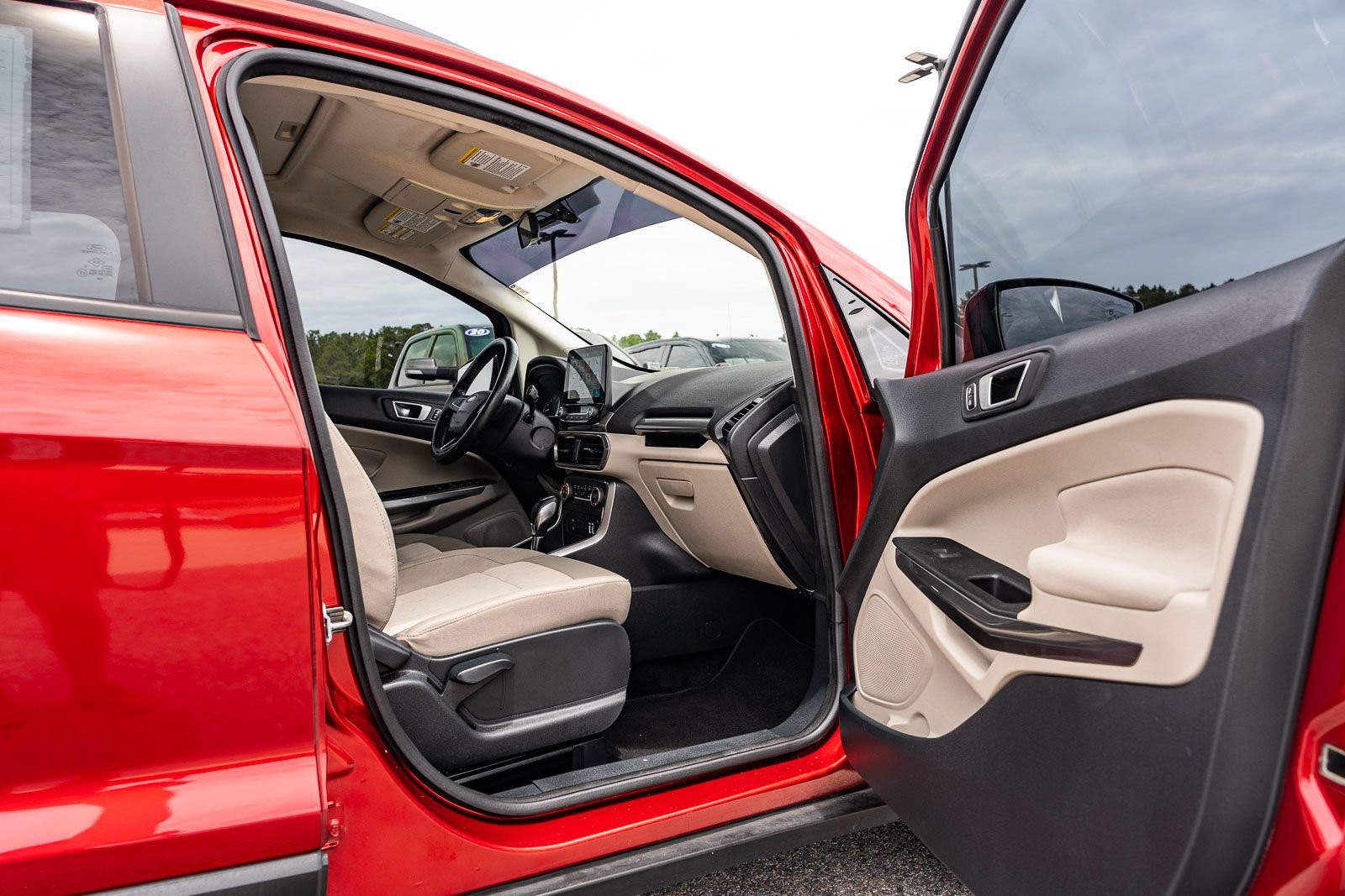 Certified 2018 Ford EcoSport SE w/ SE Convenience Package FWD image 11