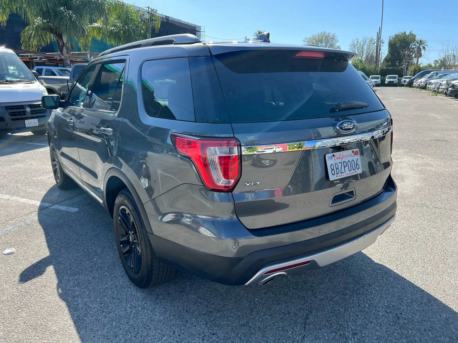 Used 2017 Ford Explorer XLT w/ Equipment Group 201A FWD image 7