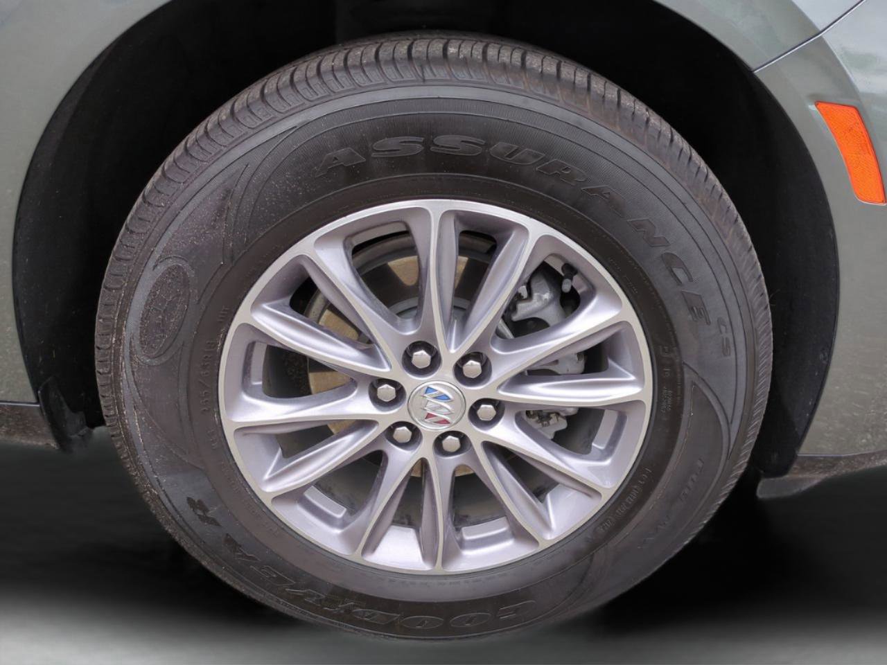 Used 2024 Buick Enclave Essence w/ Technology Package image 11