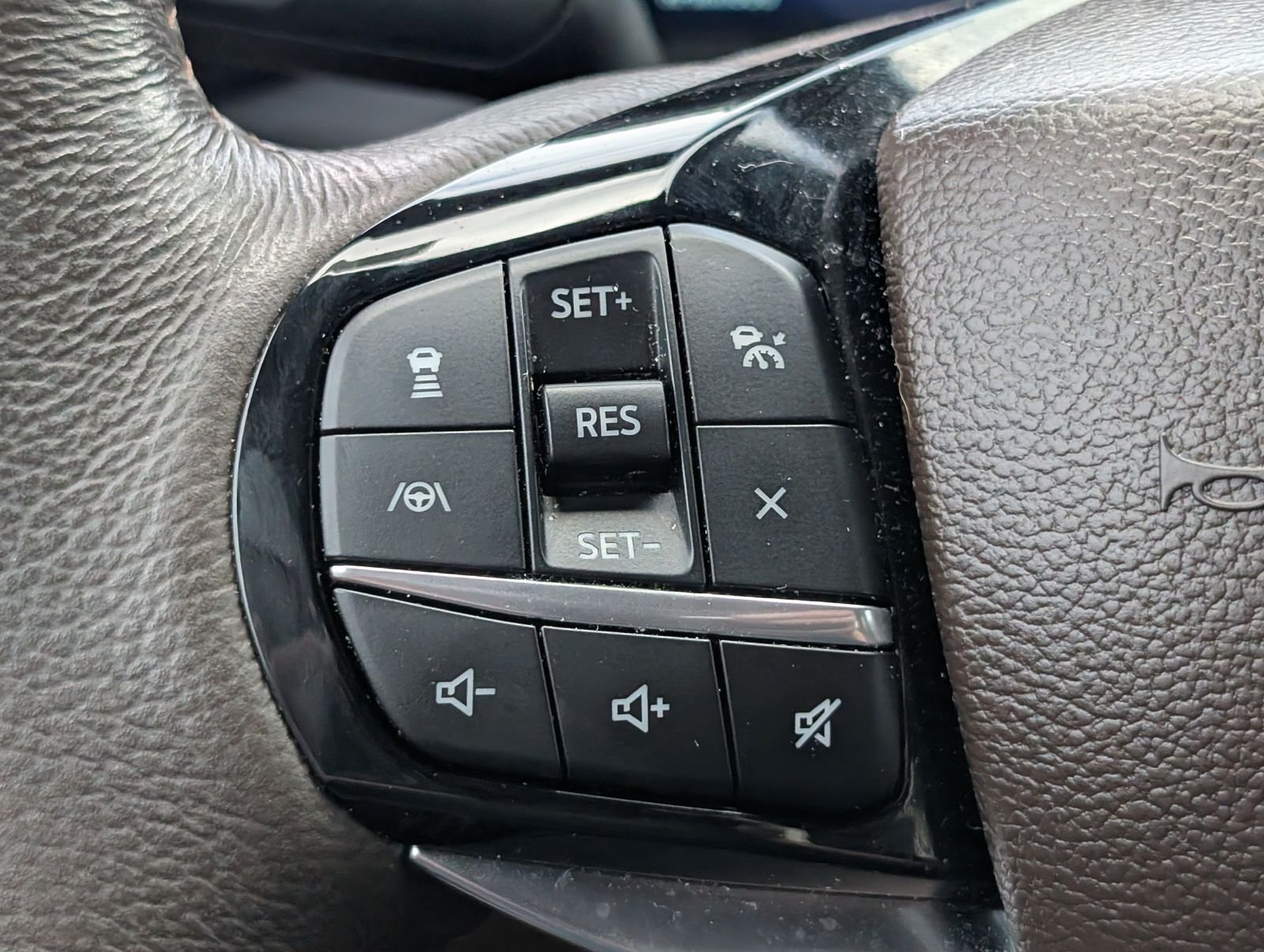 Used 2024 Ford Explorer King Ranch w/ Technology Package RWD image 26