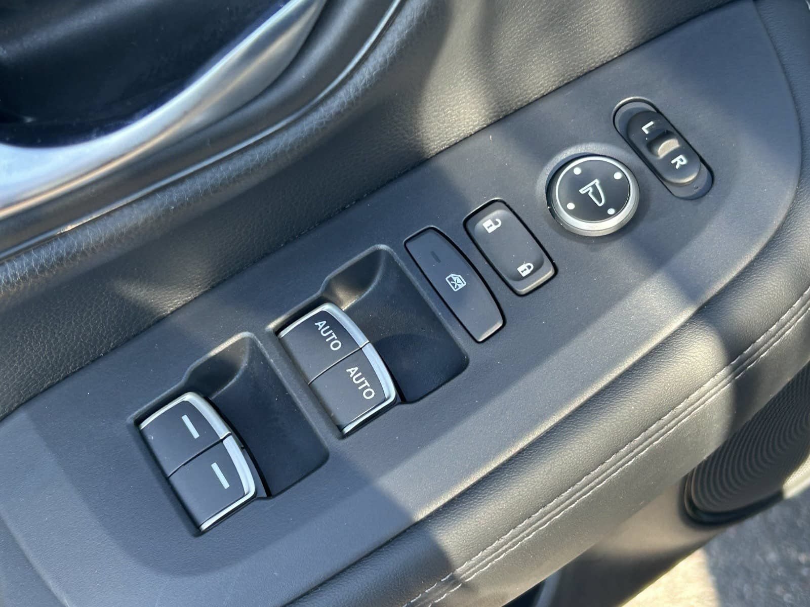 Certified 2025 Honda HR-V EX-L image 26