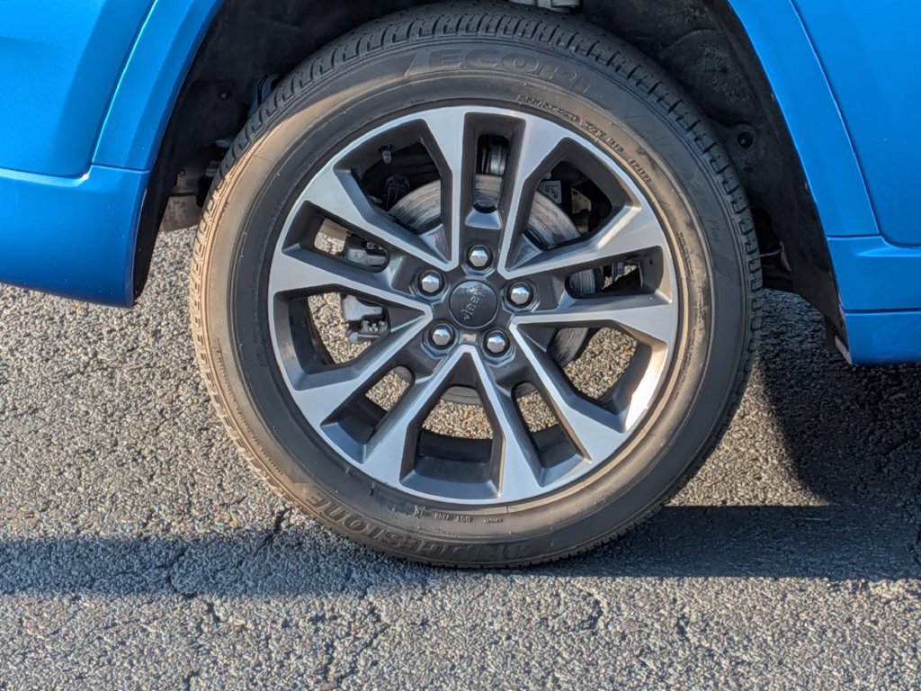 Certified 2023 Jeep Grand Cherokee Overland AWD/4WD image 10