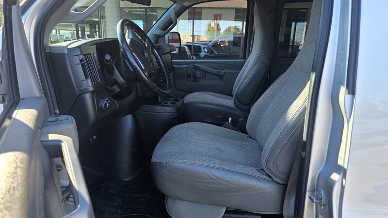 Used 2019 Chevrolet Express 3500 LT w/ LT Preferred Equipment Group RWD image 9