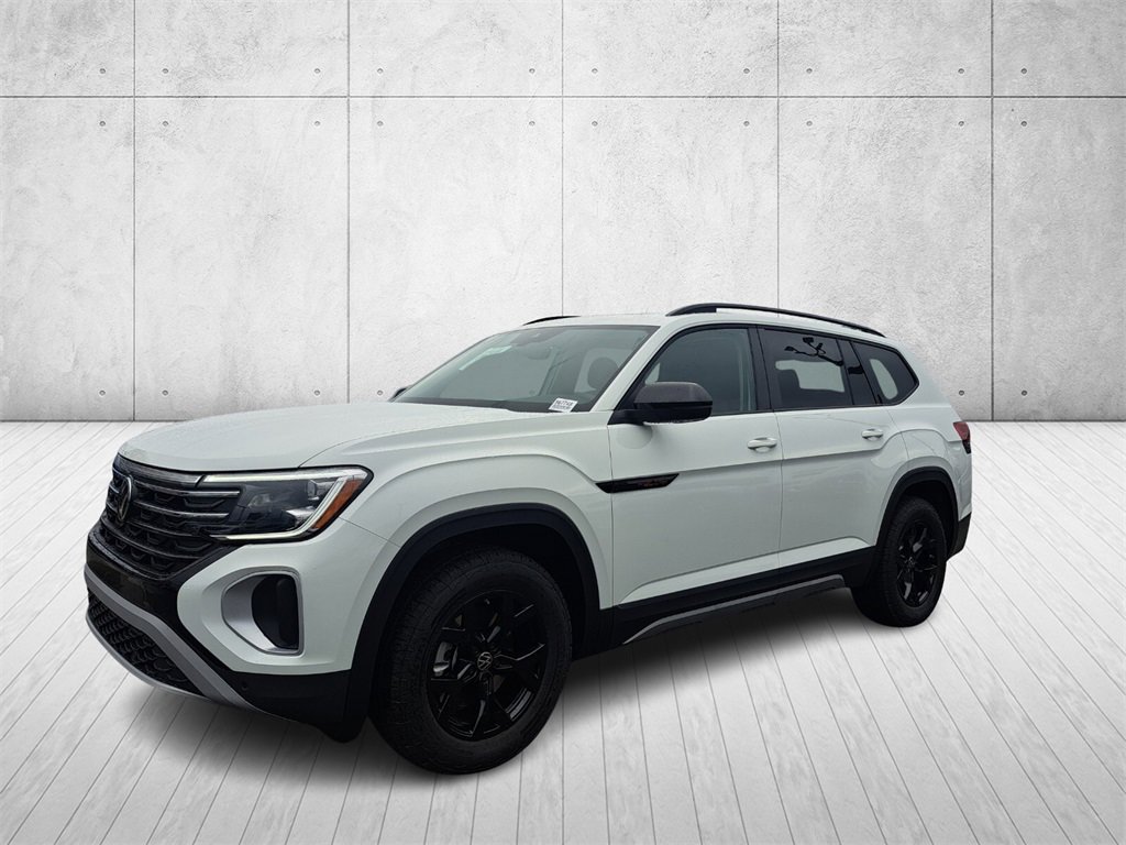 New 2025 Volkswagen Atlas Peak Edition SE
