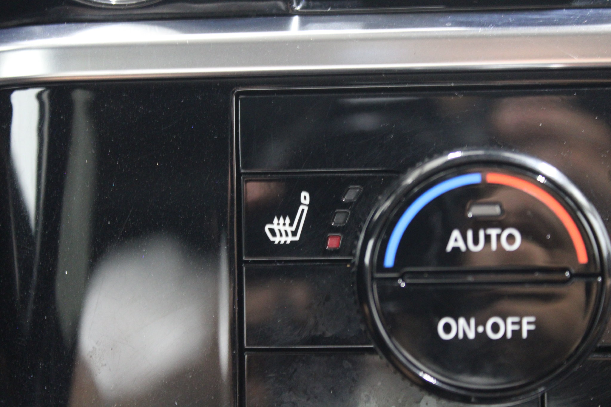 Used 2024 Nissan Pathfinder SL w/ Cargo Package AWD/4WD image 36