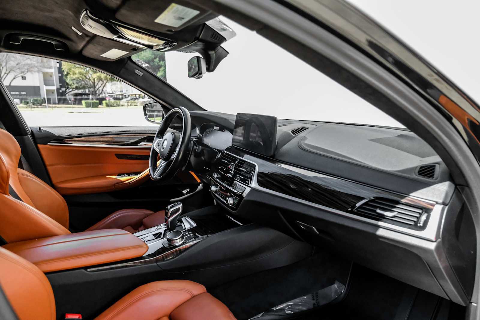 Used 2023 BMW M5 image 10