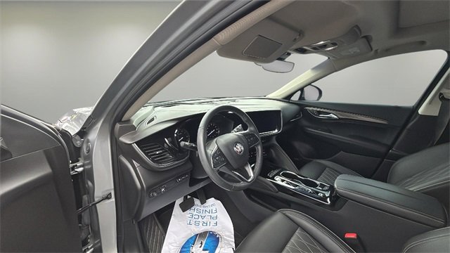 Used 2023 Buick Envision Avenir image 19