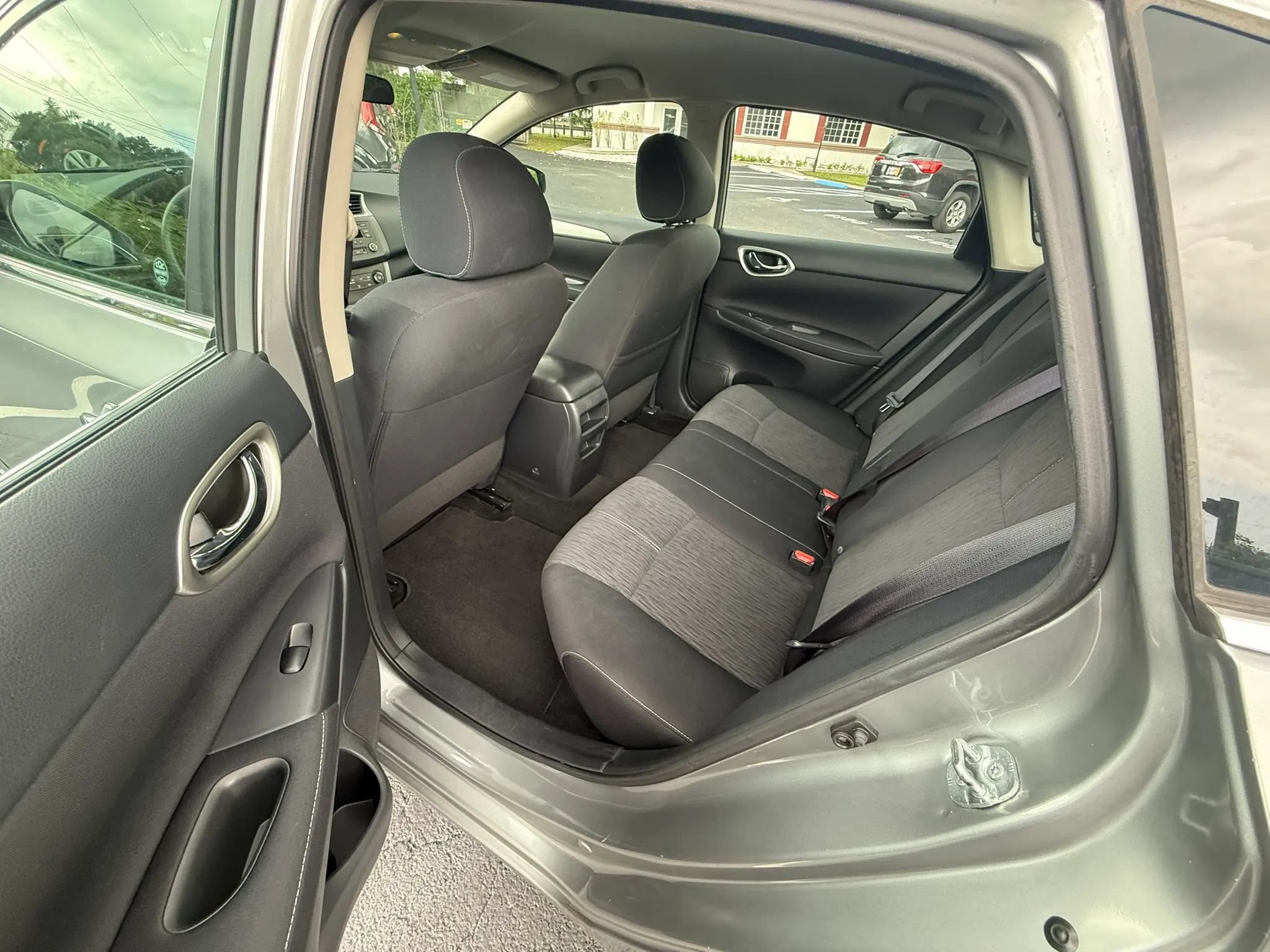 Used 2014 Nissan Sentra SV FWD image 9