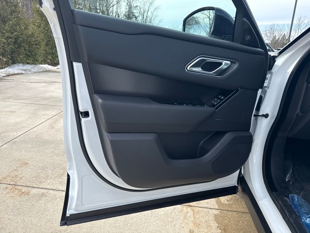 New 2026 Land Rover Range Rover Velar Dynamic SE image 10