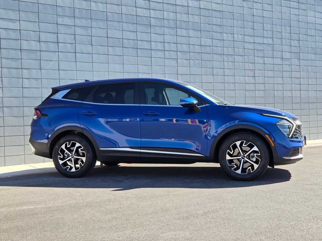 Used 2024 Kia Sportage EX FWD image 7