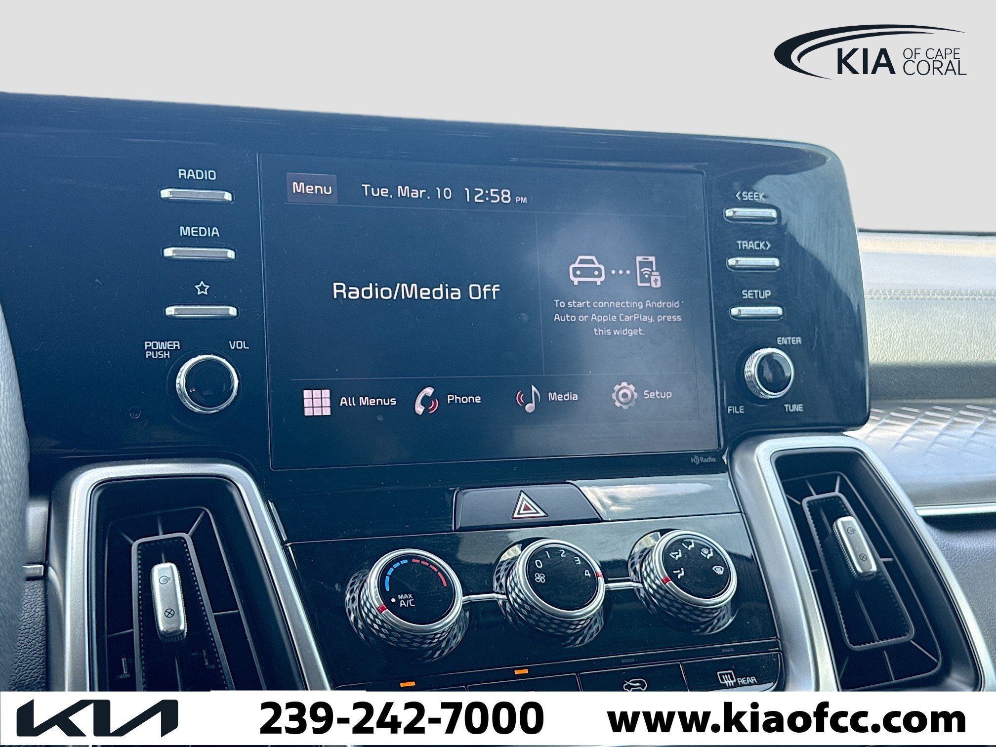 Certified 2023 Kia Sorento LX image 30