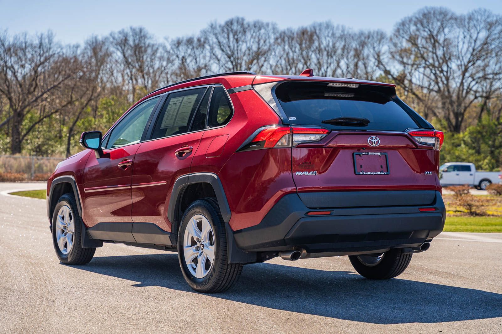 Used 2021 Toyota RAV4 XLE w/ Convenience Package image 5