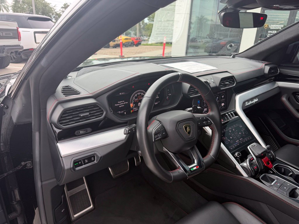 Used 2019 Lamborghini Urus AWD/4WD image 17