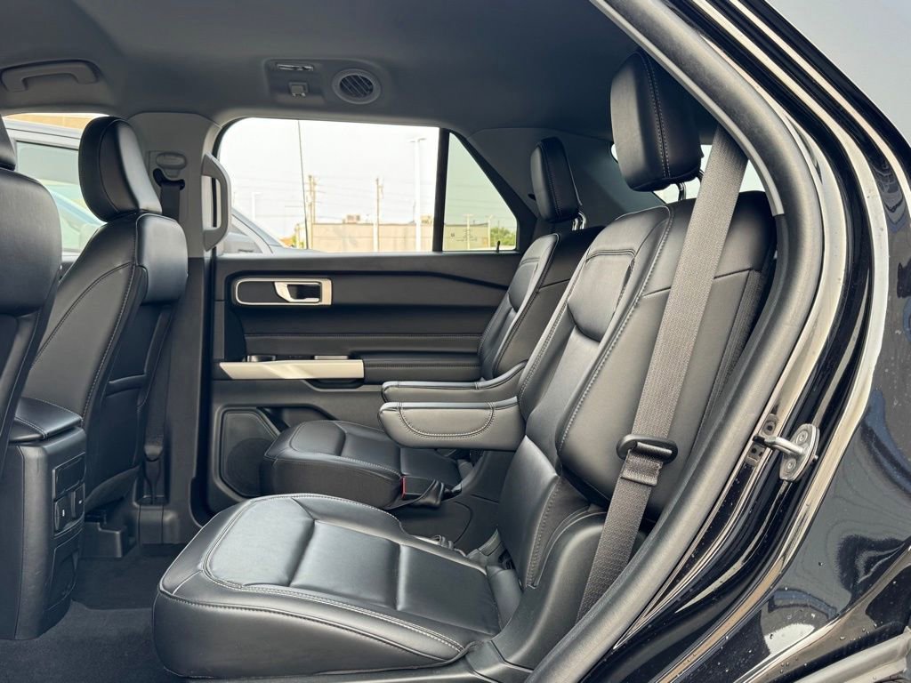 Used 2023 Ford Explorer XLT w/ Equipment Group 202A image 34