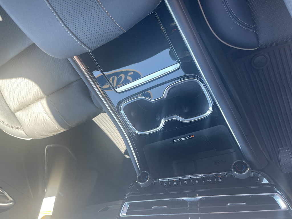 Used 2025 Chevrolet Traverse High Country w/ LPO, Floor Liner Package AWD/4WD image 32