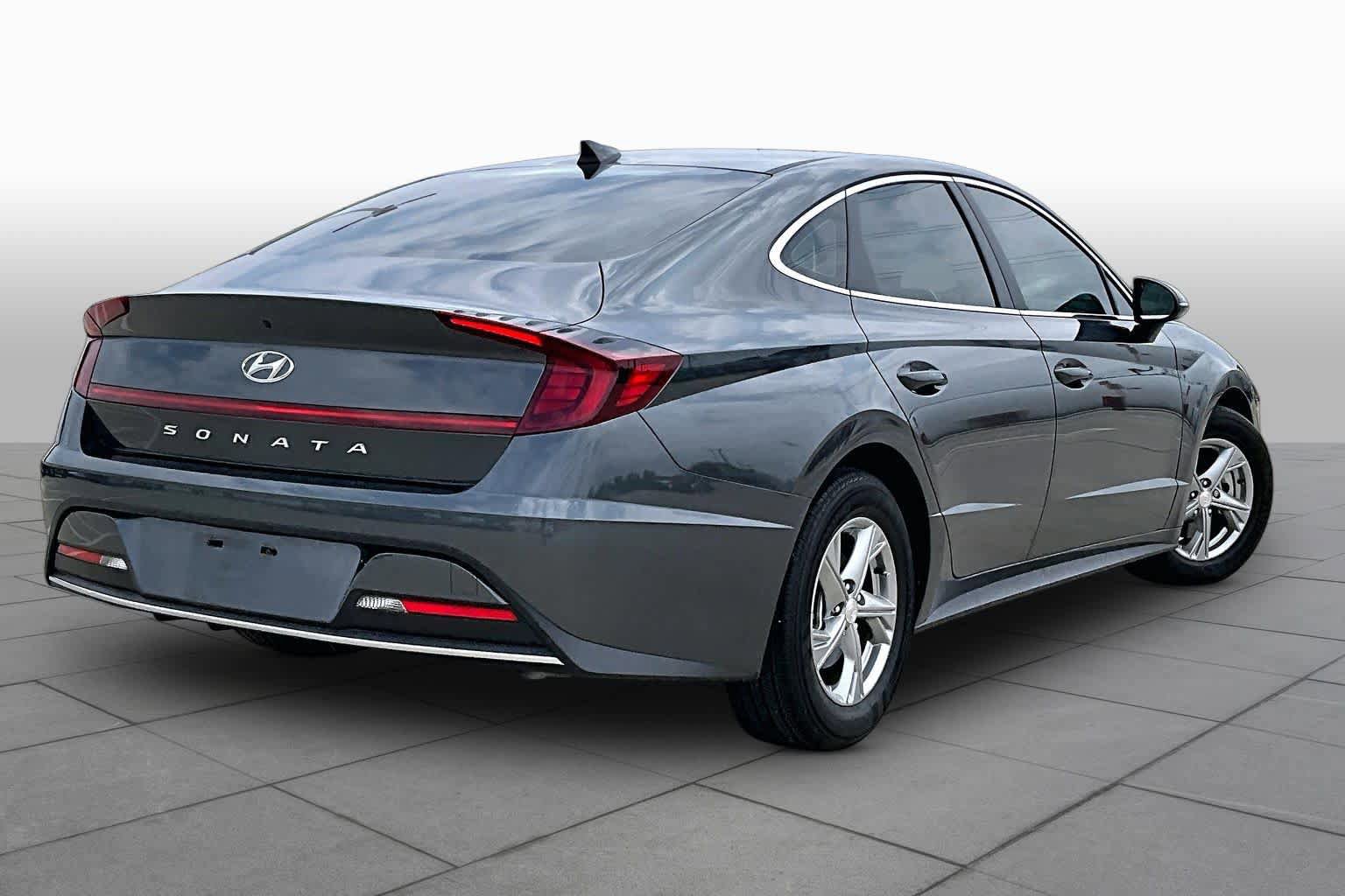 Used 2023 Hyundai Sonata SE w/ Cargo Package FWD image 12