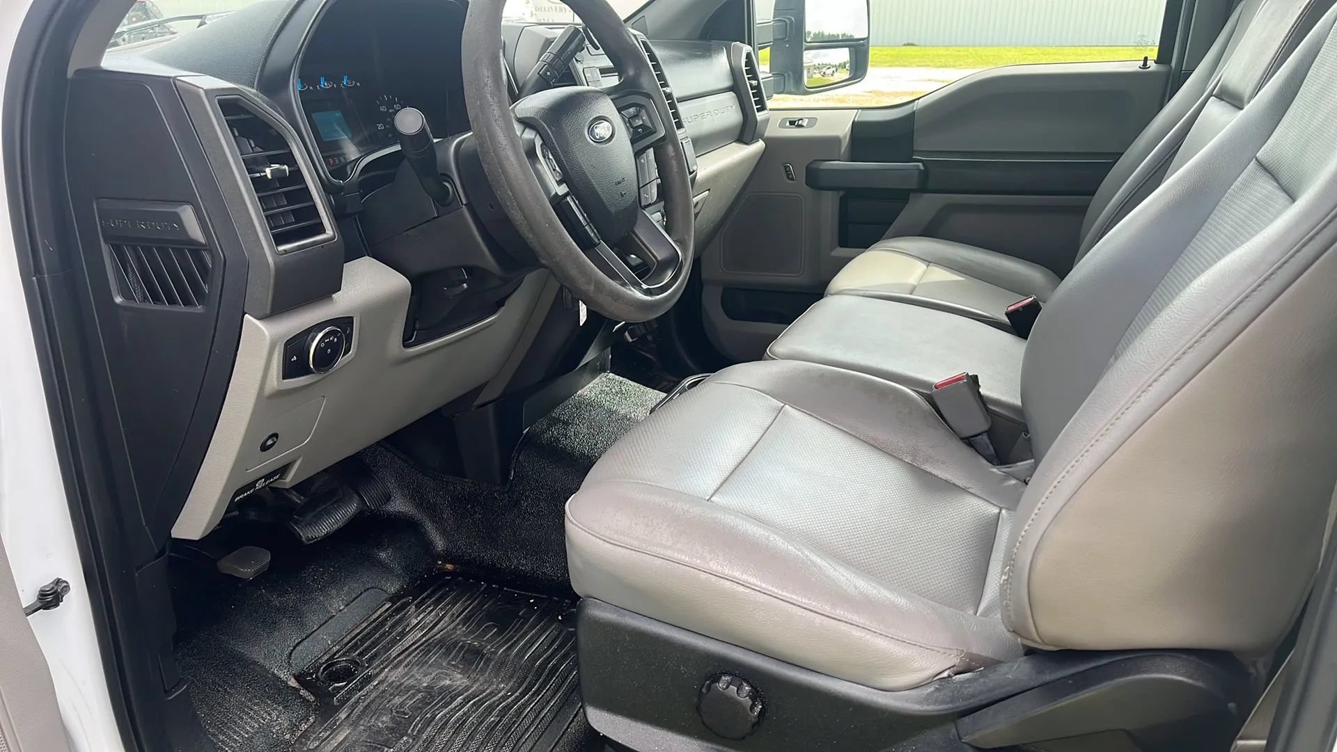 Used 2017 Ford F250 XL w/ Power Equipment Group AWD/4WD image 8