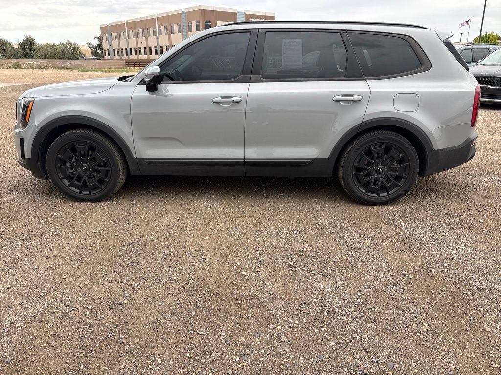 Certified 2022 Kia Telluride SX w/ SX Prestige Package AWD/4WD image 2