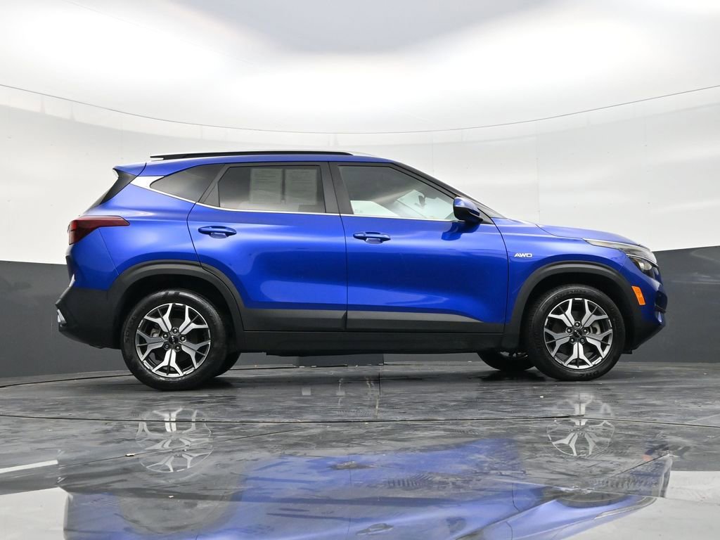 Used 2023 Kia Seltos EX image 25