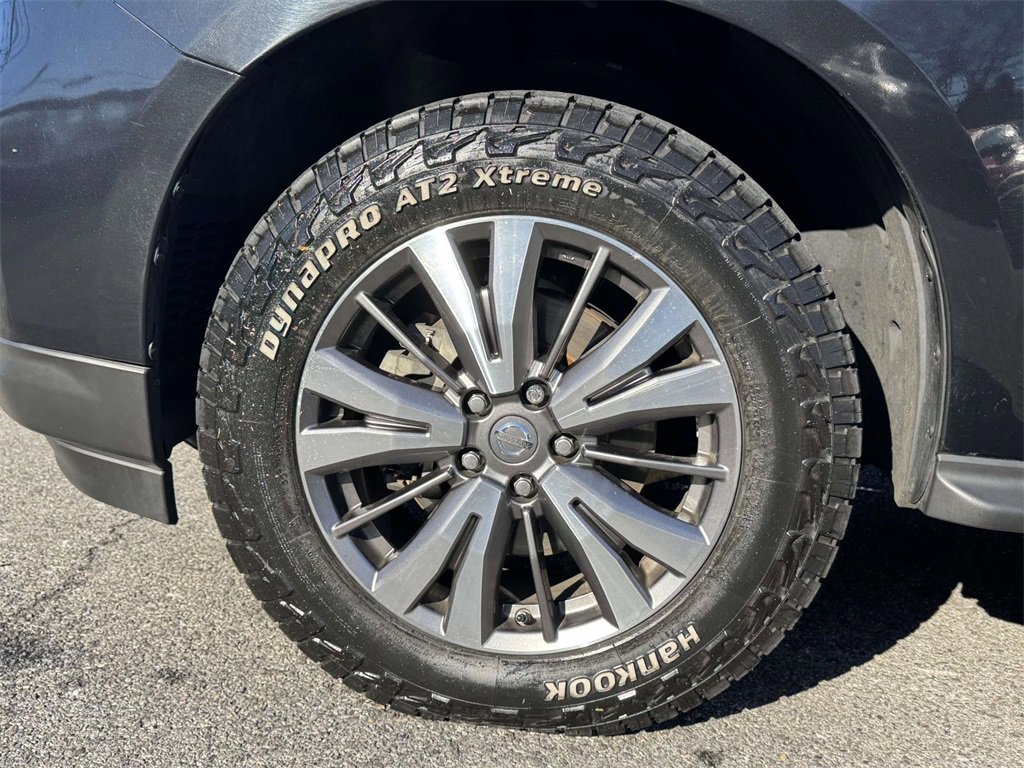 Used 2019 Nissan Pathfinder SV image 8