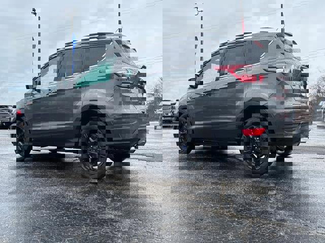 Used 2017 Ford Escape SE w/ Equipment Group 201A image 5