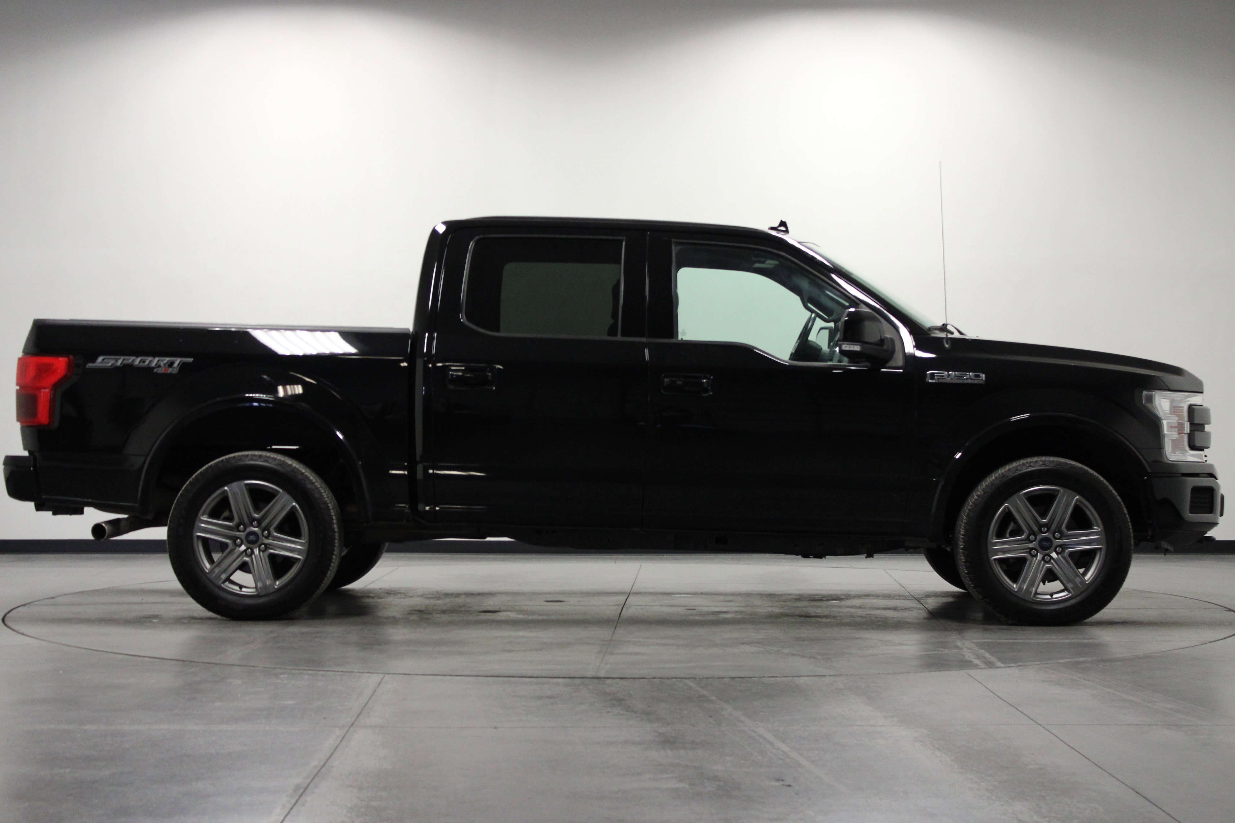 Used 2018 Ford F150 Lariat w/ Equipment Group 502A Luxury image 3