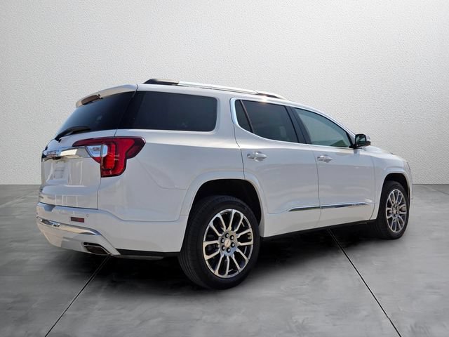 Used 2023 GMC Acadia Denali w/ Denali Technology Package FWD image 4