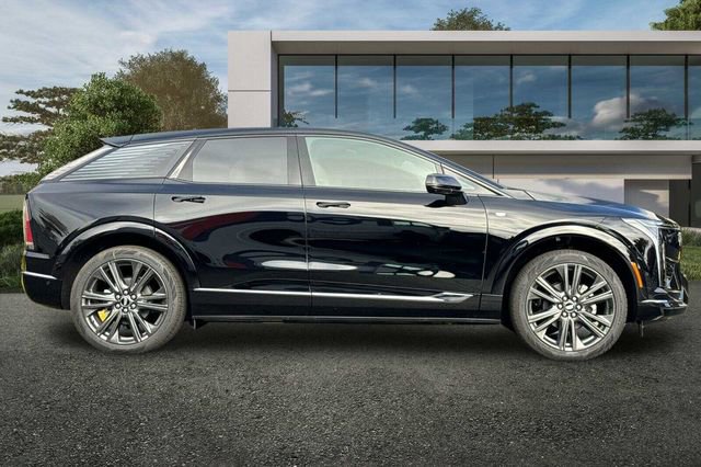 New 2026 Cadillac Optiq Sport 2 w/ LPO, Floor Liner Package image 3