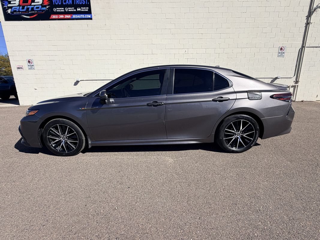 Used 2021 Toyota Camry SE FWD image 4