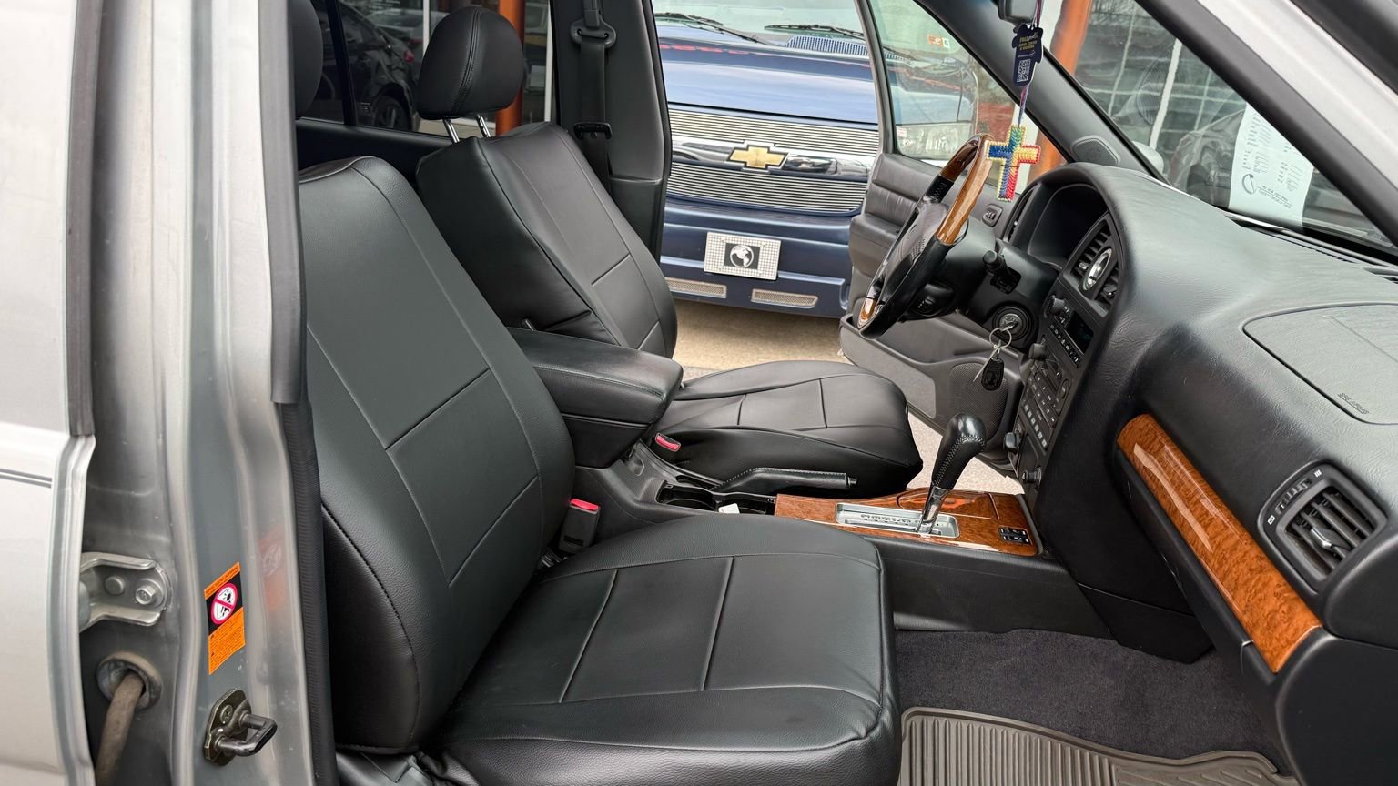 Used 2001 INFINITI QX4 4WD w/ (S02) Sport Pkg image 15