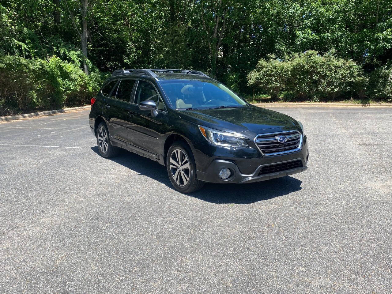 Used 2019 Subaru Outback 2.5i Limited AWD/4WD image 3