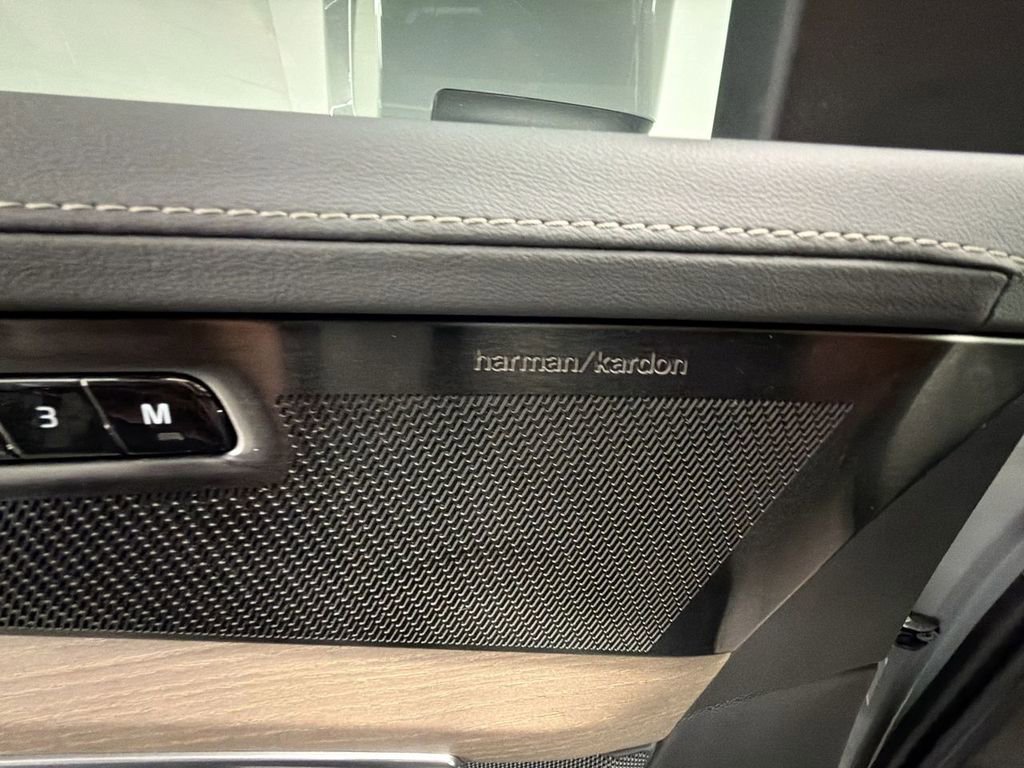 Used 2025 Volvo XC90 B6 Plus w/ Protection Package Premier image 25