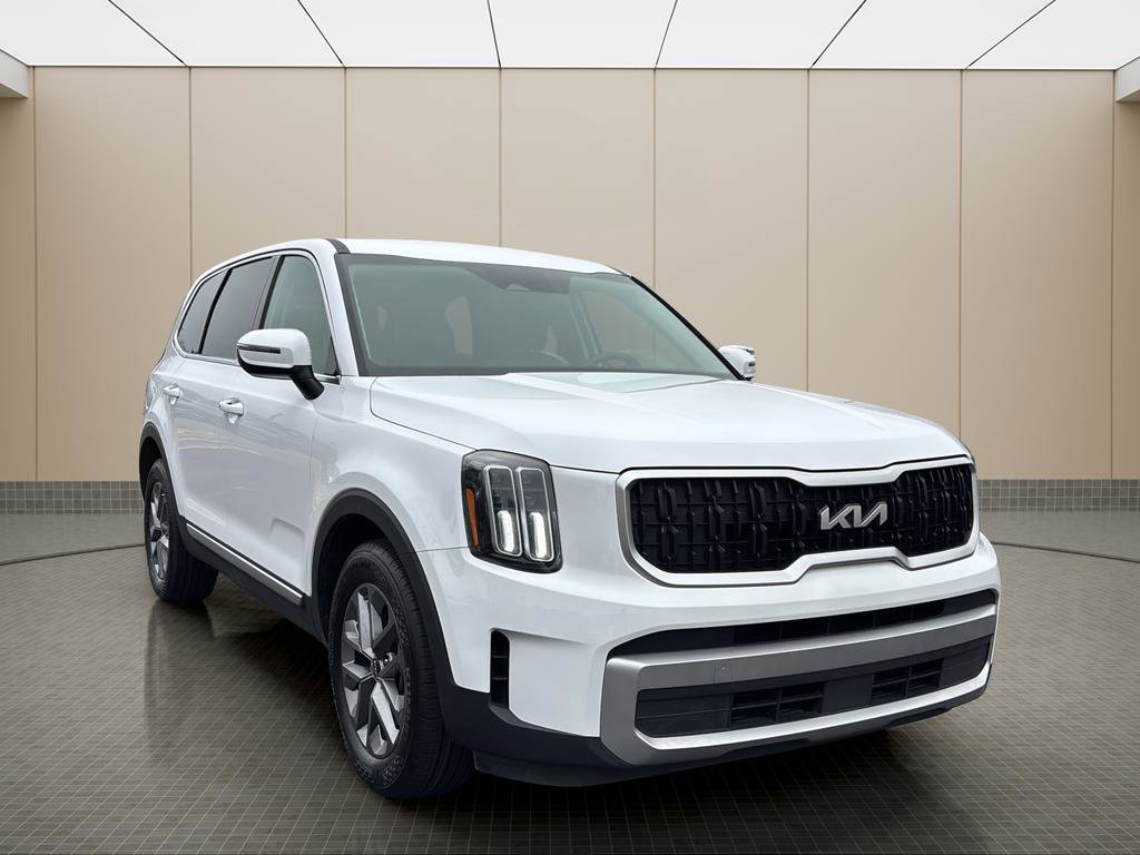 Used 2023 Kia Telluride LX image 7