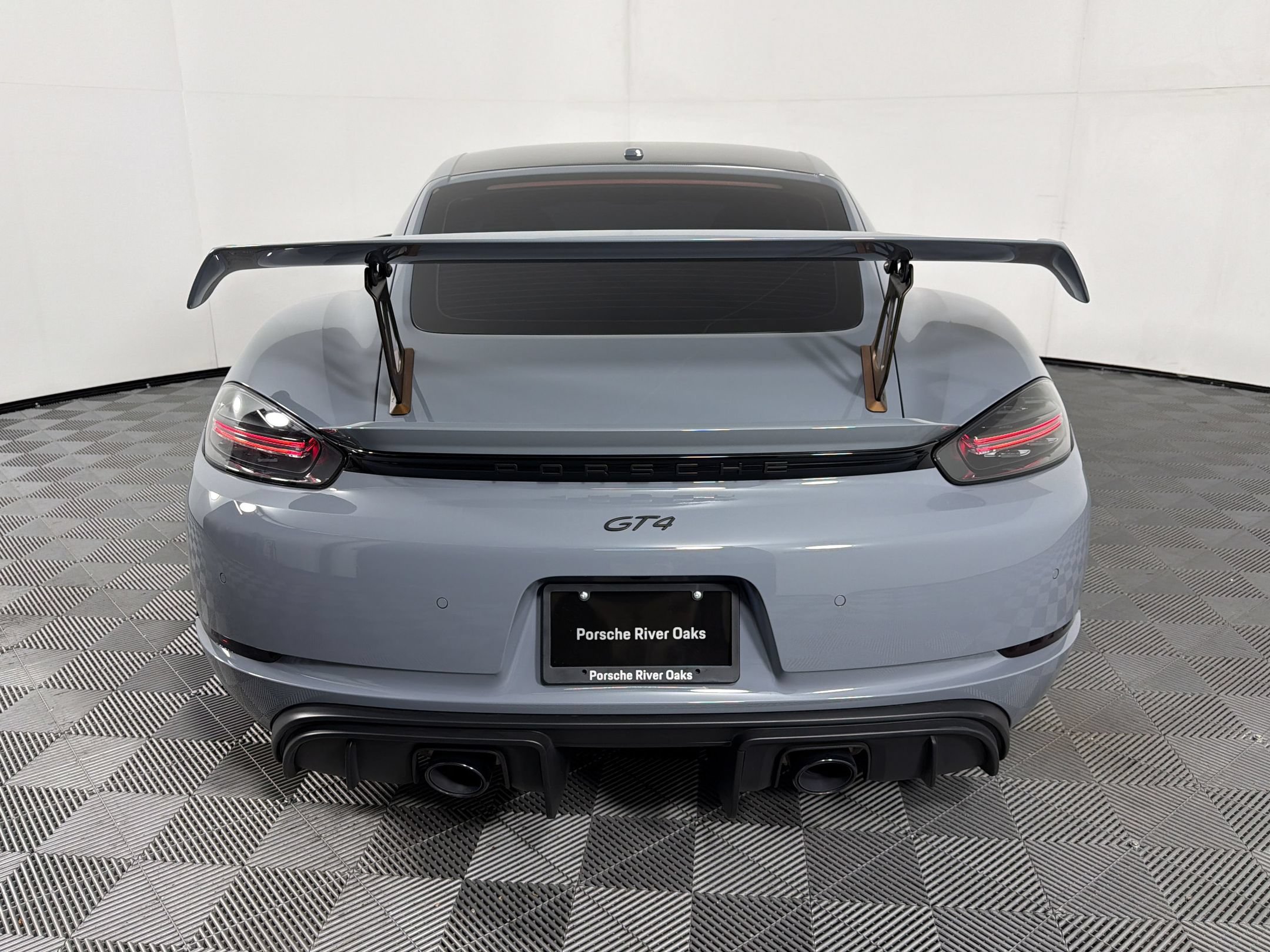 Certified 2023 Porsche 718 Cayman GT4 RWD image 10