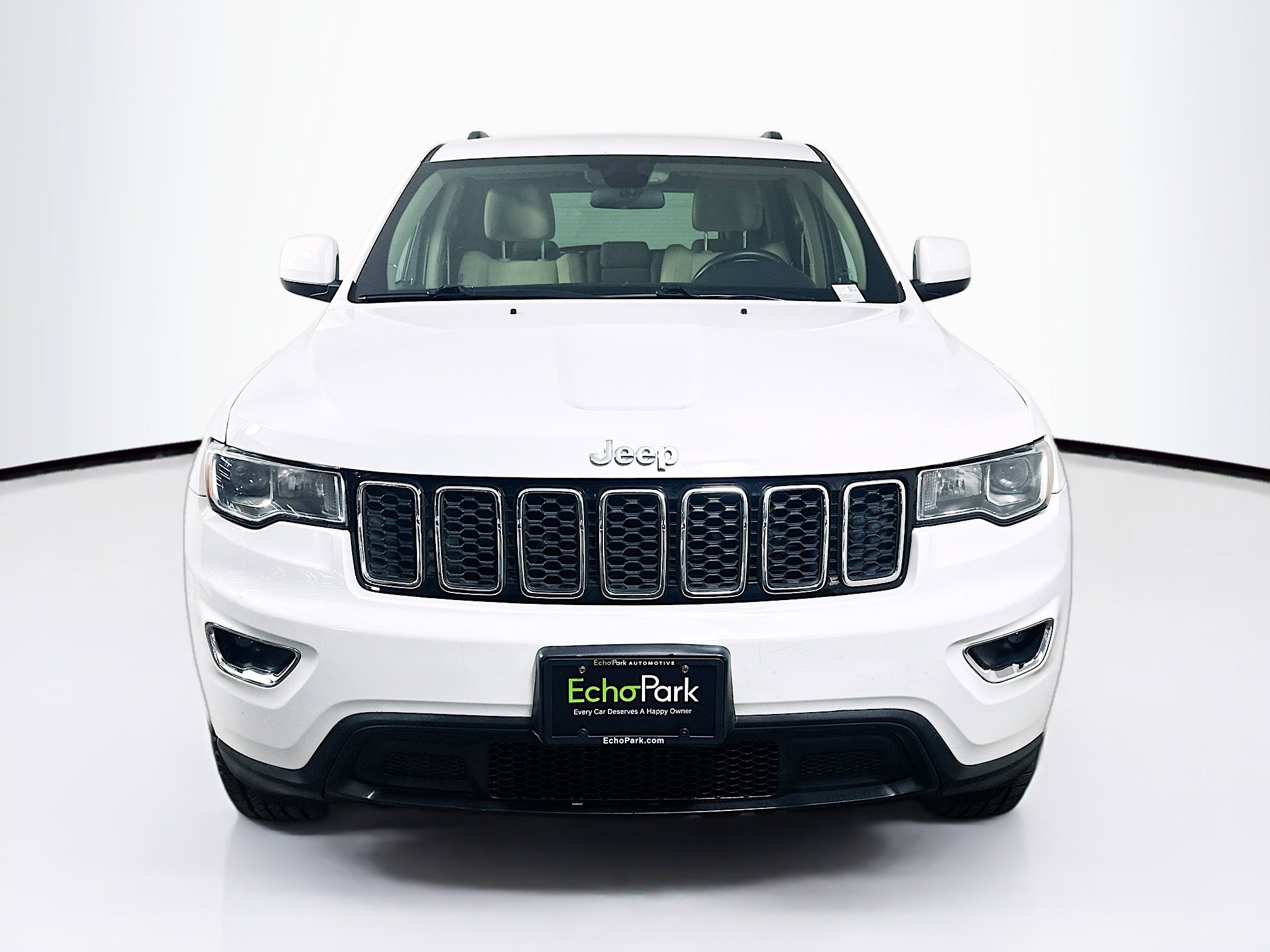 Used 2018 Jeep Grand Cherokee Laredo RWD image 2