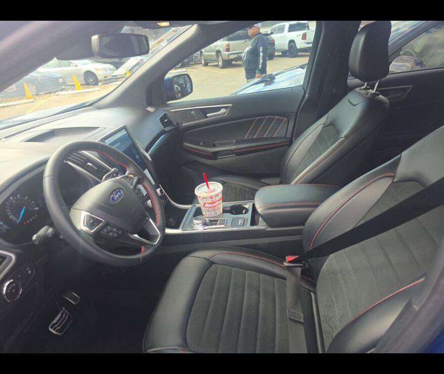 Used 2022 Ford Edge ST-Line AWD/4WD image 3