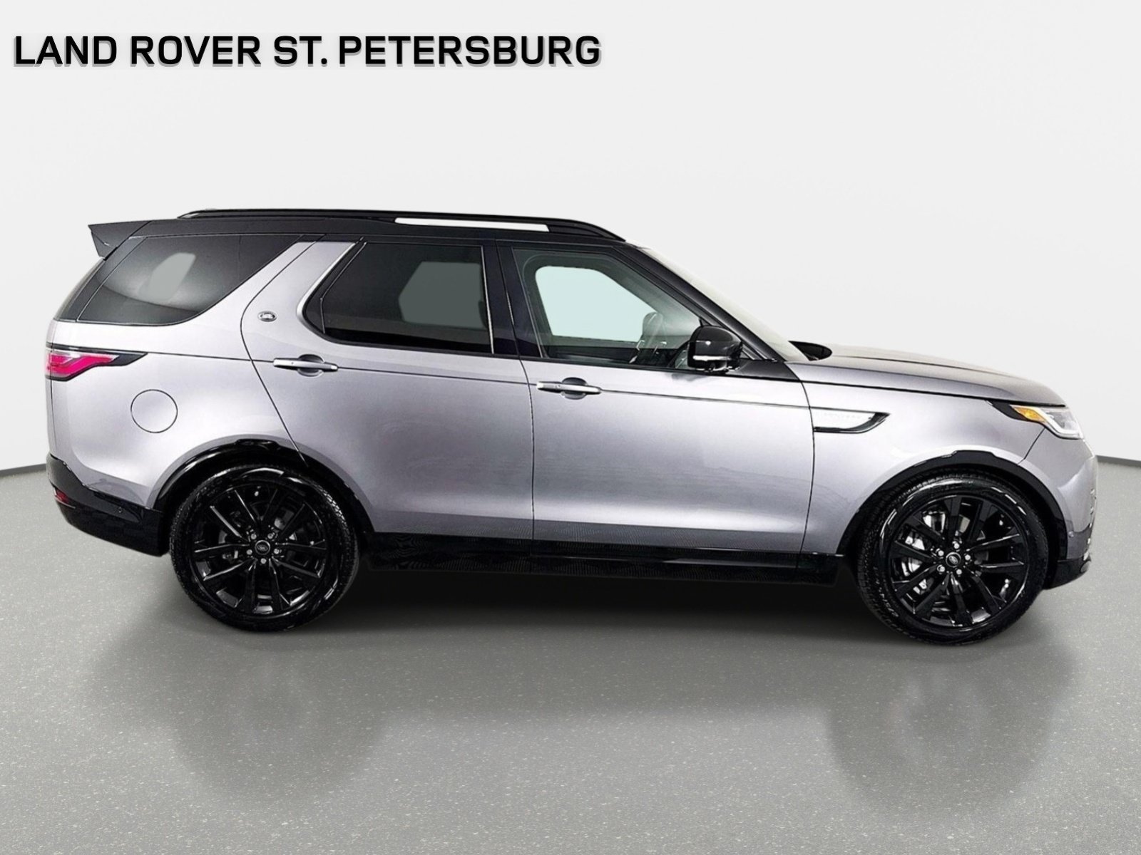 Used 2026 Land Rover Discovery Dynamic SE AWD/4WD image 4