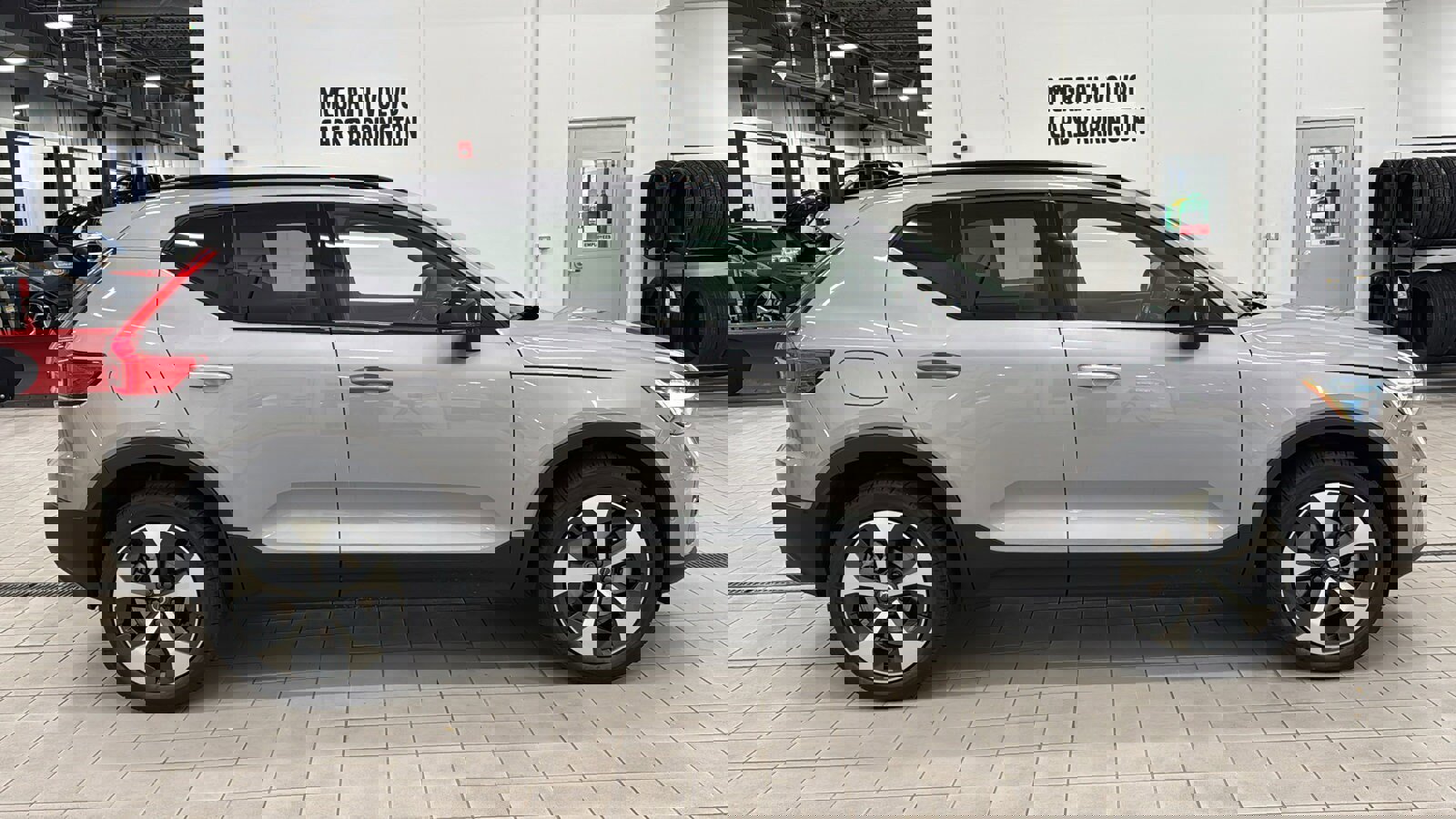 Used 2026 Volvo XC40 B5 Plus w/ Protection Package Premier AWD/4WD image 4