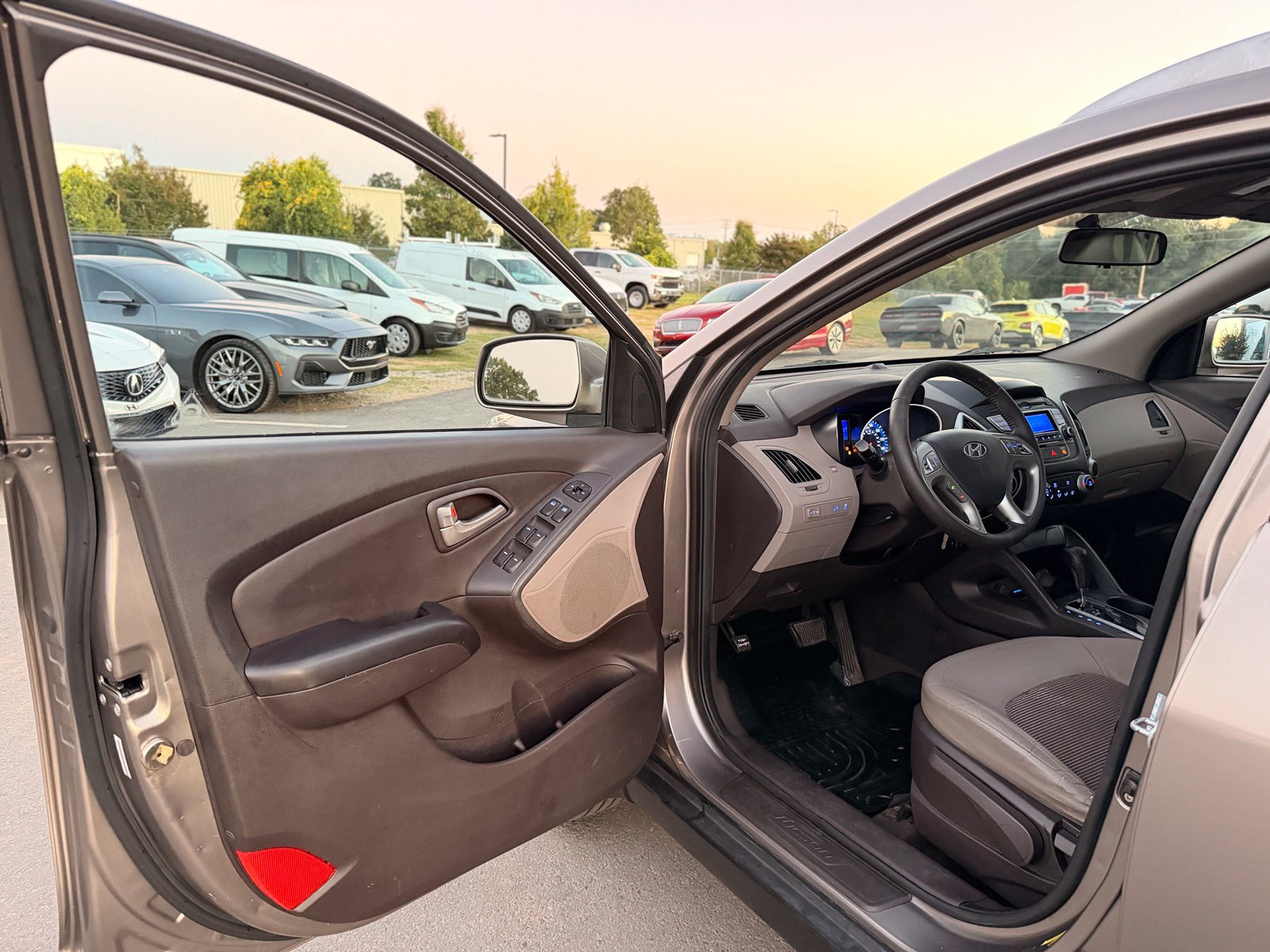 Used 2011 Hyundai Tucson GLS FWD image 14