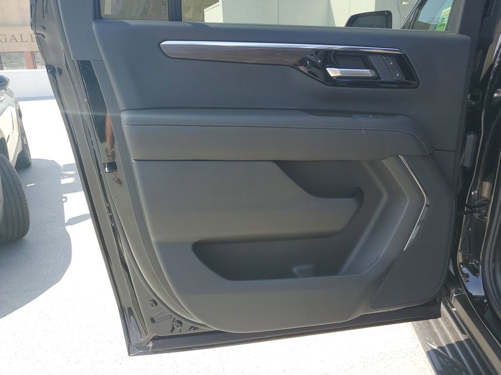 New 2026 Chevrolet Suburban LS w/ LPO, Dark Essentials Package image 15