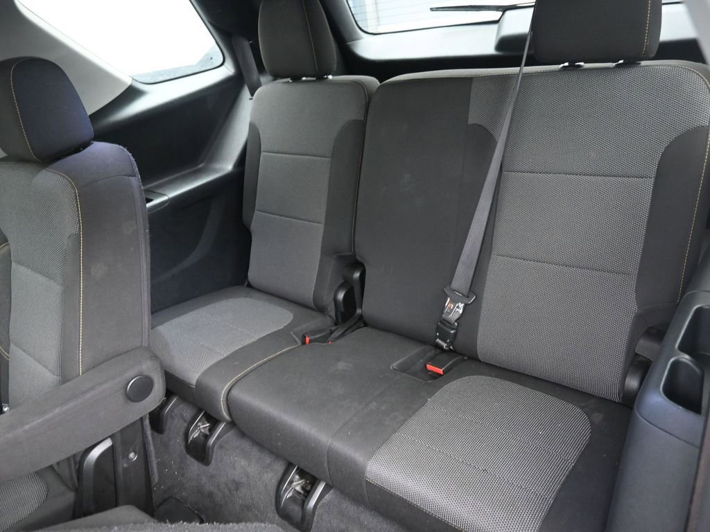 Used 2021 Chevrolet Traverse LT image 14