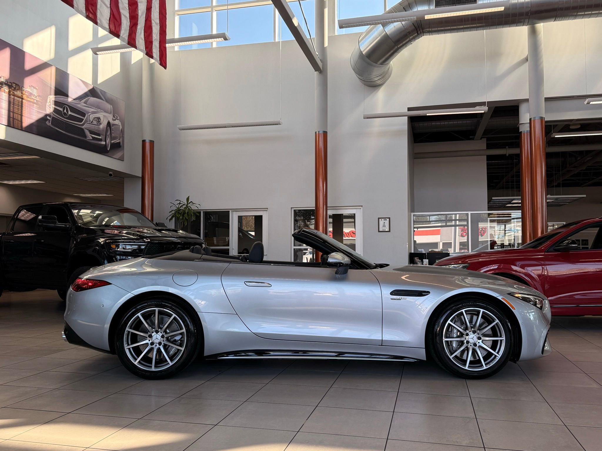 Used 2023 Mercedes-Benz SL 43 AMG w/ Driver Assistance Package image 7