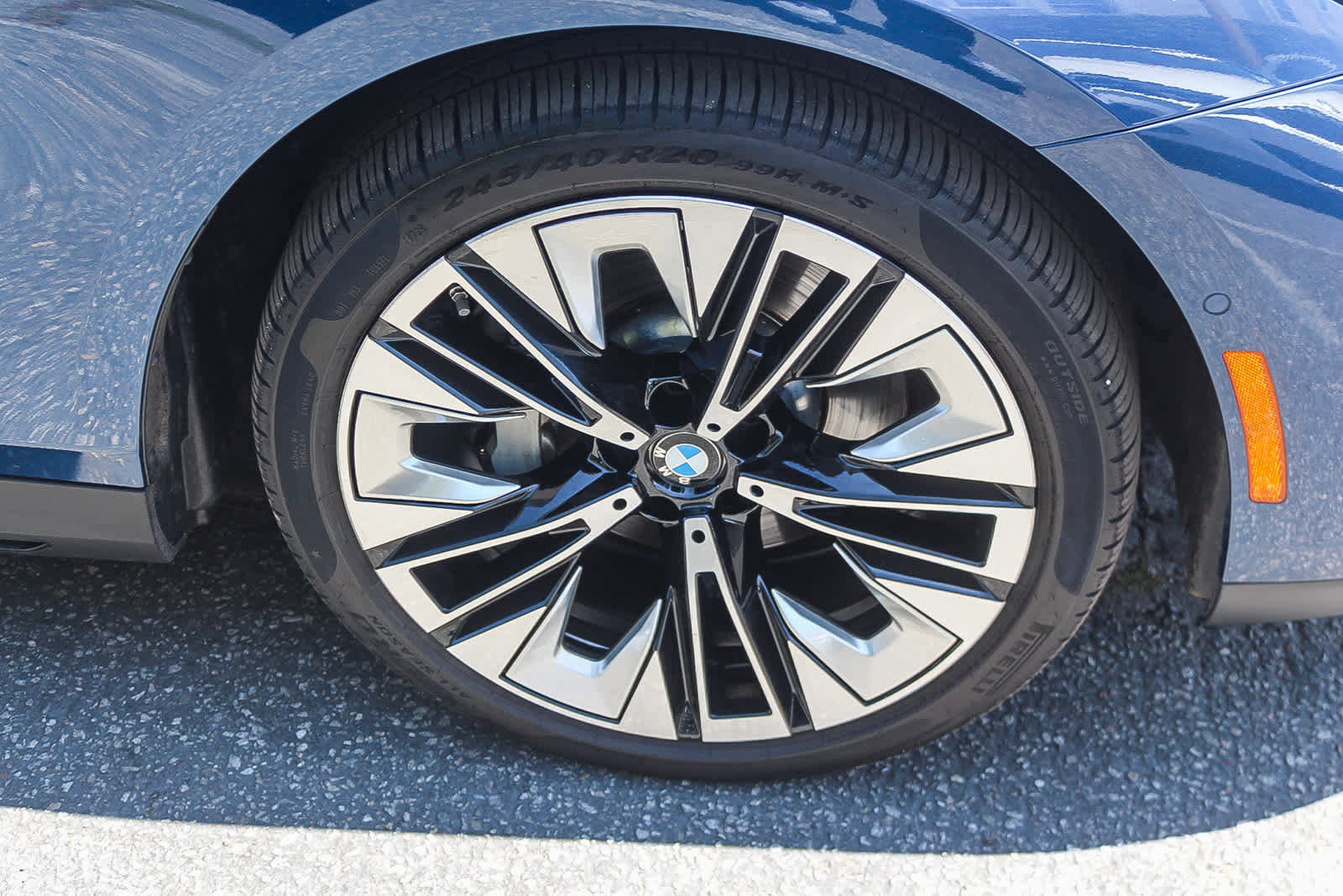 Used 2026 BMW 530i RWD image 9