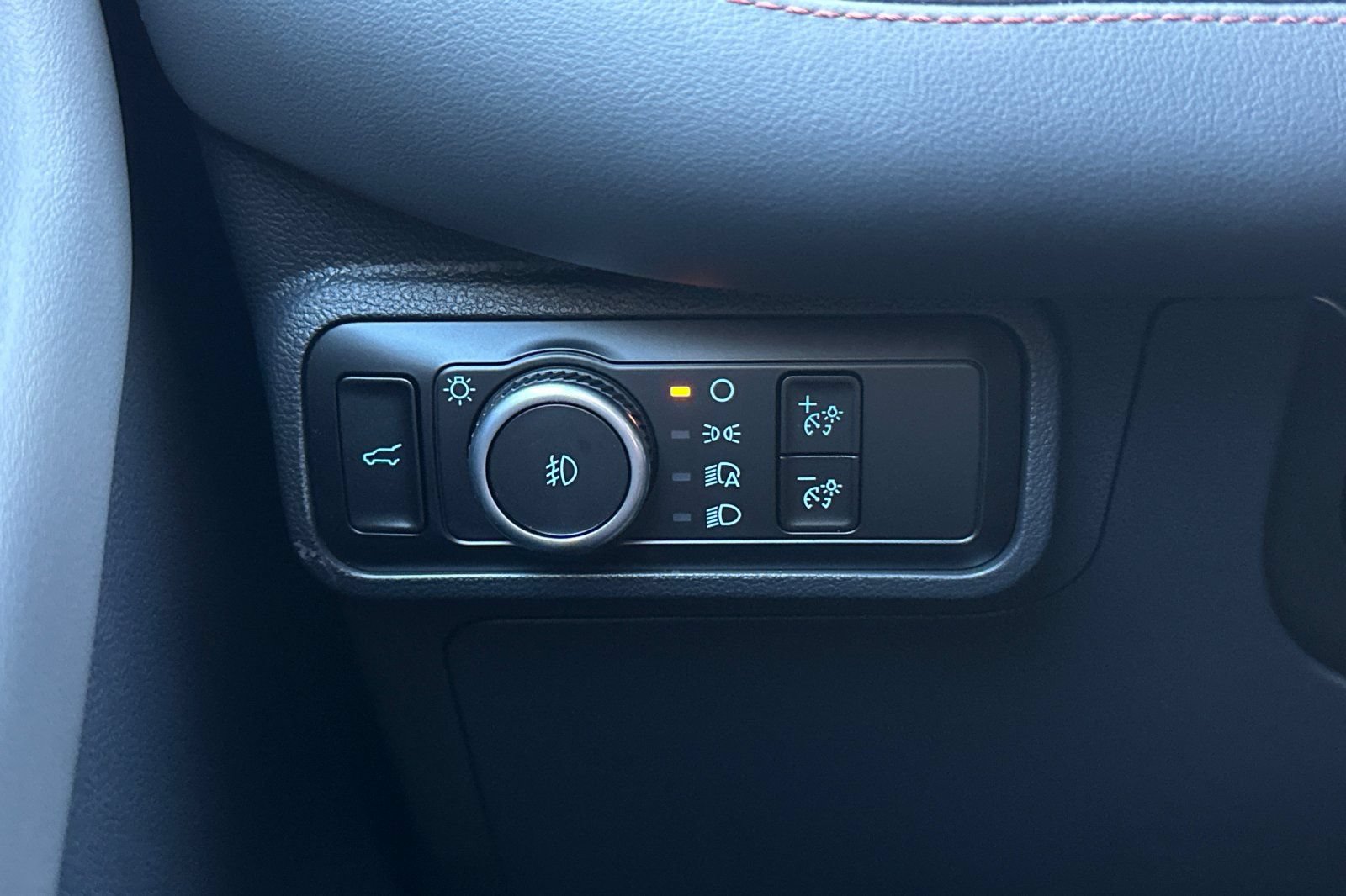 New 2026 Ford Explorer Active w/ Active Comfort Package RWD image 28
