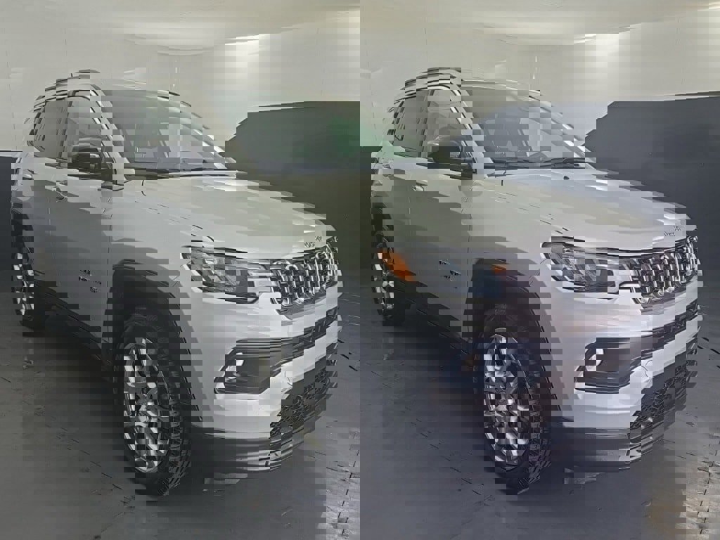 Used 2024 Jeep Compass Latitude