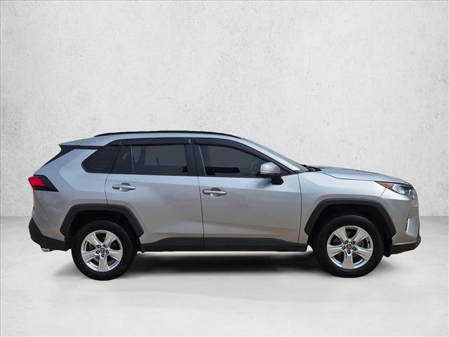 Used 2021 Toyota RAV4 XLE w/ Convenience Package FWD image 3