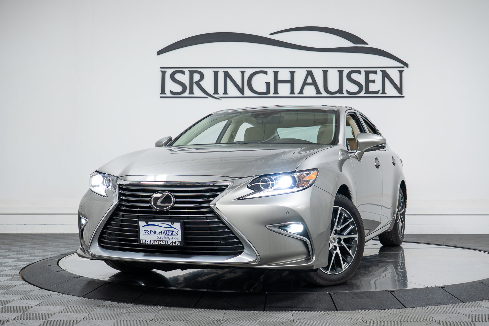 Used 2016 Lexus ES 350 w/ Luxury Package w/Wood Trim image 26