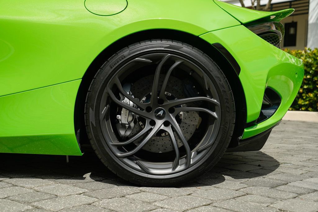 Used 2024 McLaren 750S Spider image 17